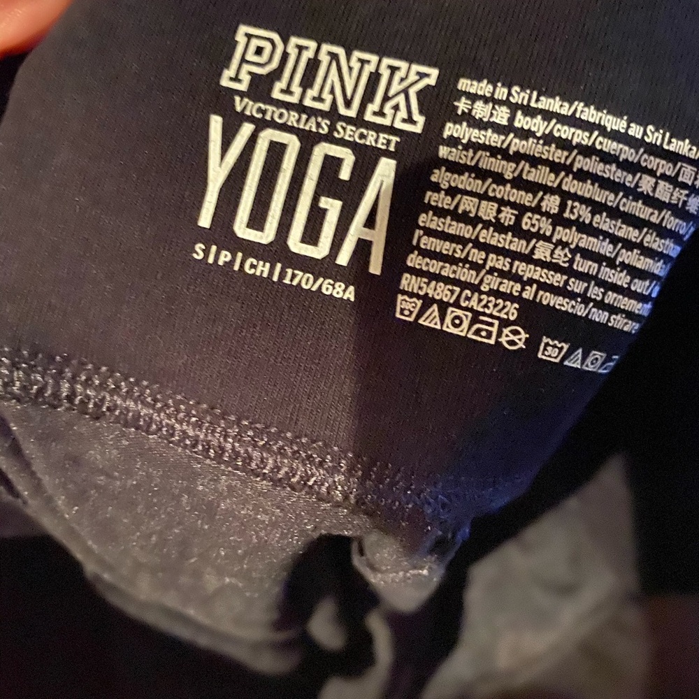 PINK Yoga Capri Leggings
